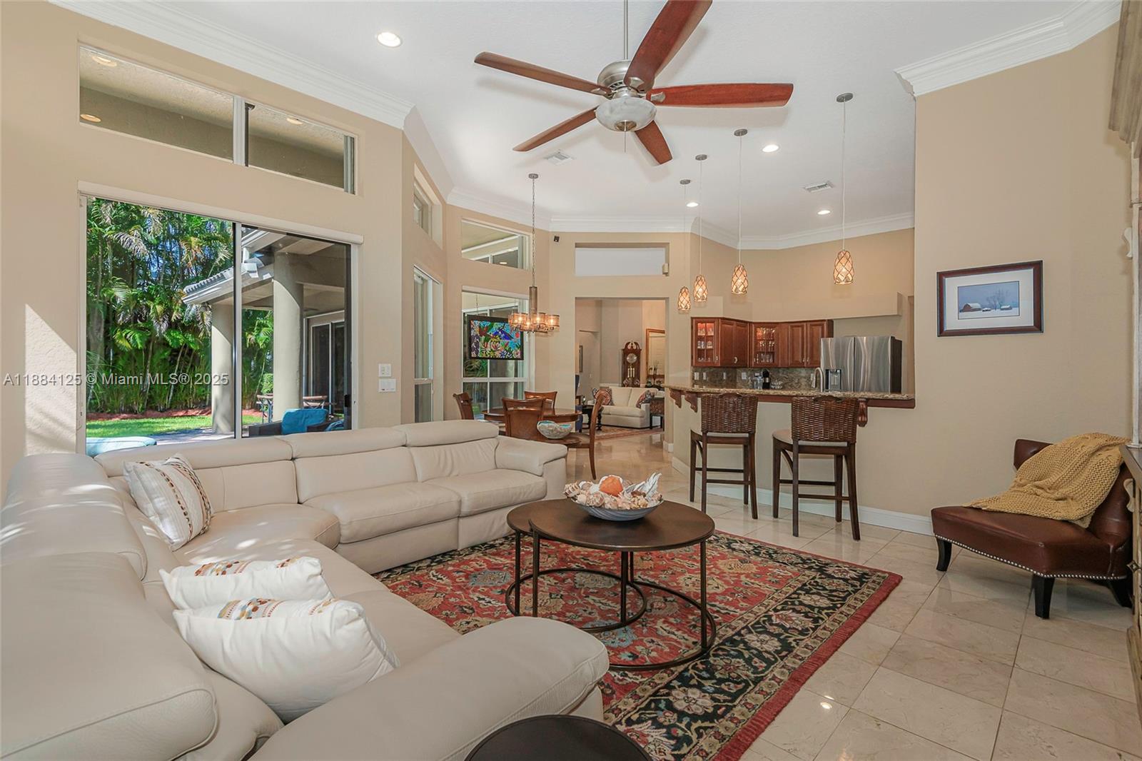HOLLYWOOD LAKES COUNTRY C - Residential