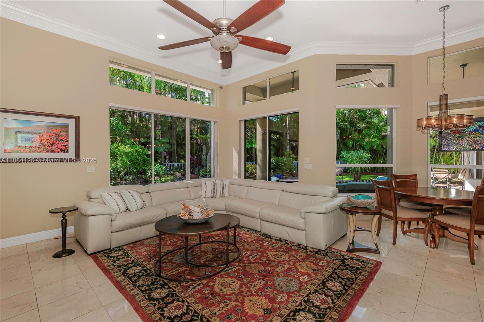 HOLLYWOOD LAKES COUNTRY C - Residential