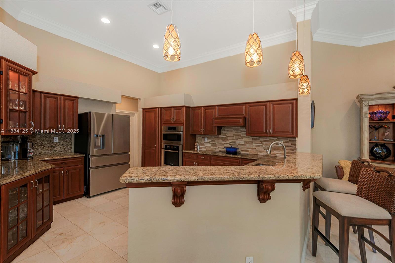 HOLLYWOOD LAKES COUNTRY C - Residential