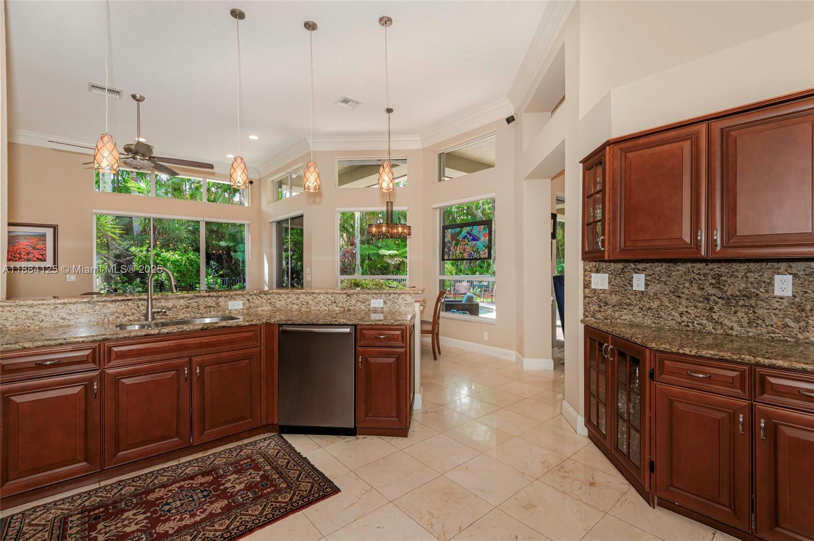 HOLLYWOOD LAKES COUNTRY C - Residential