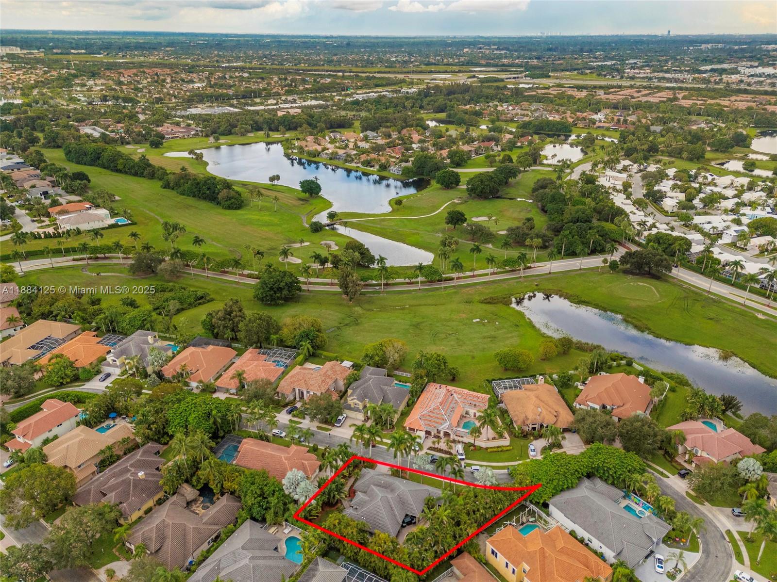 HOLLYWOOD LAKES COUNTRY C - Residential