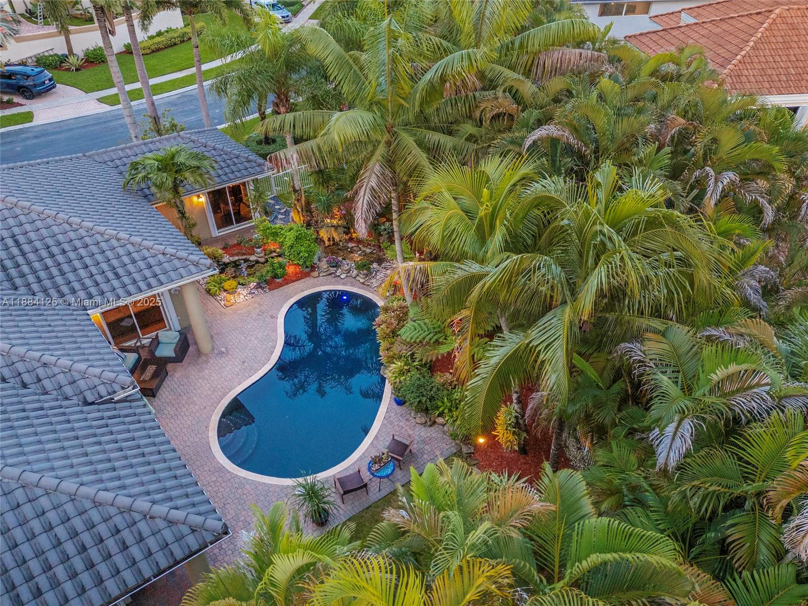 HOLLYWOOD LAKES COUNTRY C - Residential
