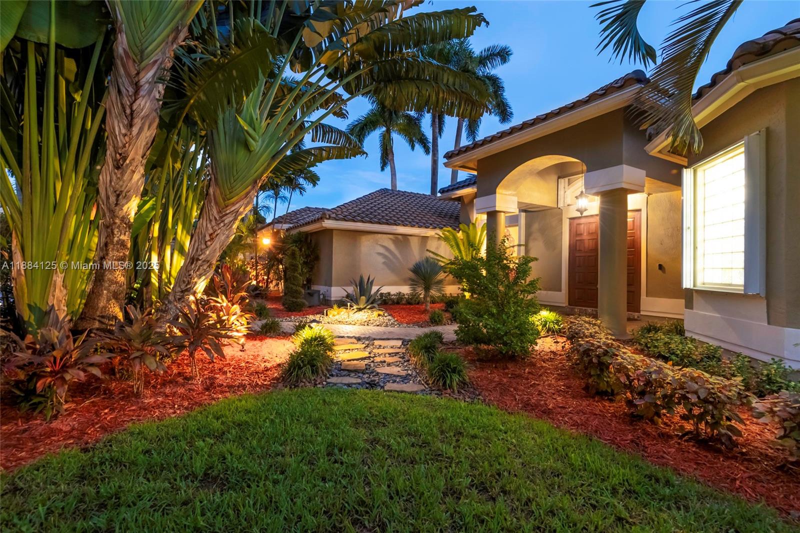 HOLLYWOOD LAKES COUNTRY C - Residential