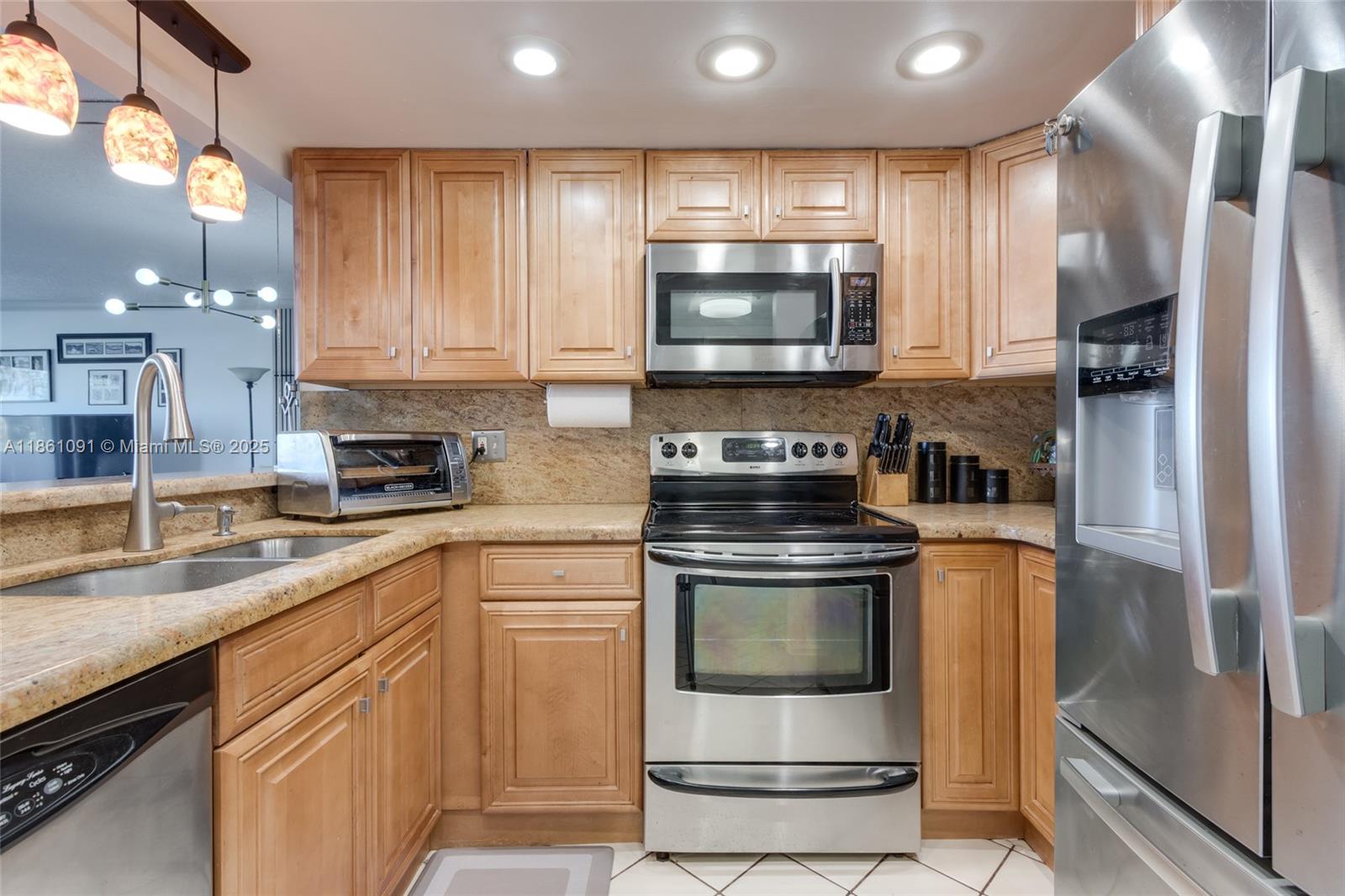 SUMMIT CONDO - Residential Lease