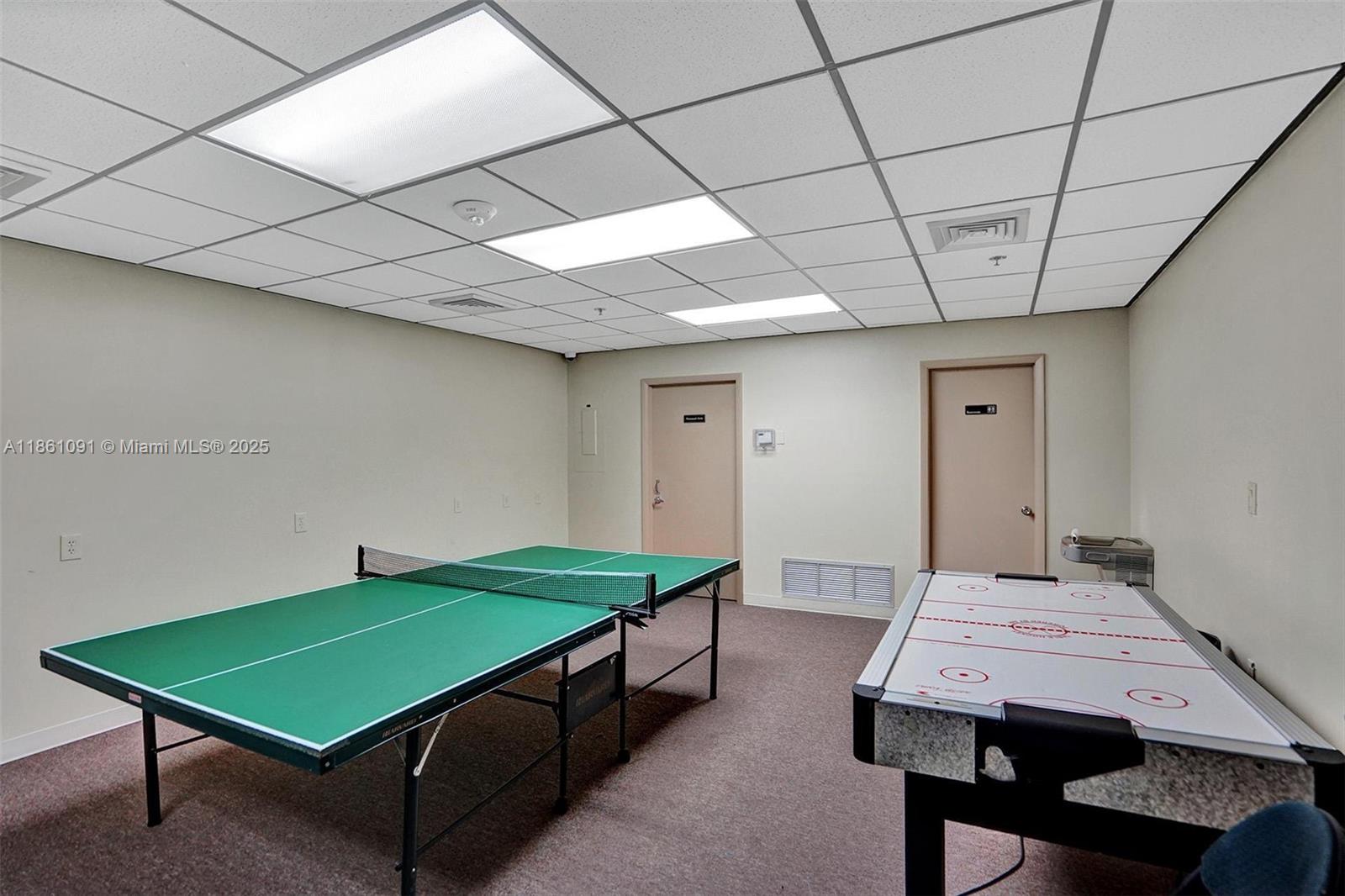 SUMMIT CONDO - Residential Lease