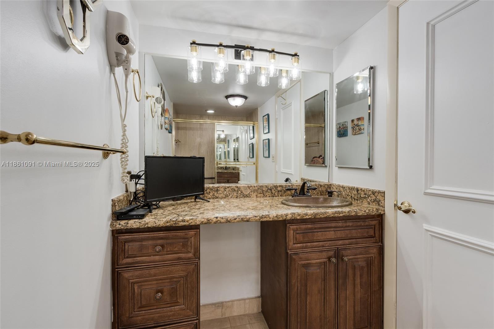 SUMMIT CONDO - Residential Lease