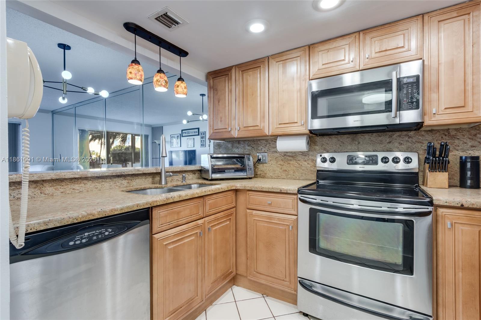 SUMMIT CONDO - Residential Lease