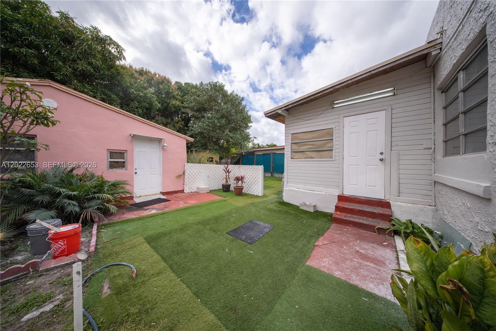 GRAPELAND - Residential Income