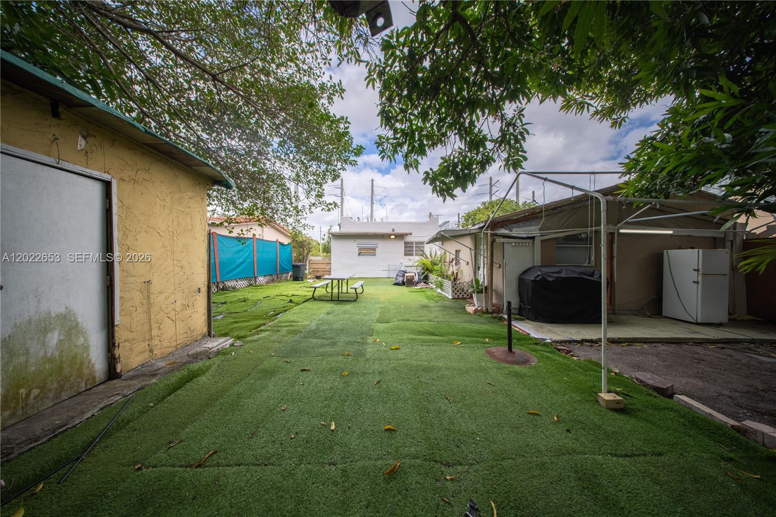 GRAPELAND - Residential Income