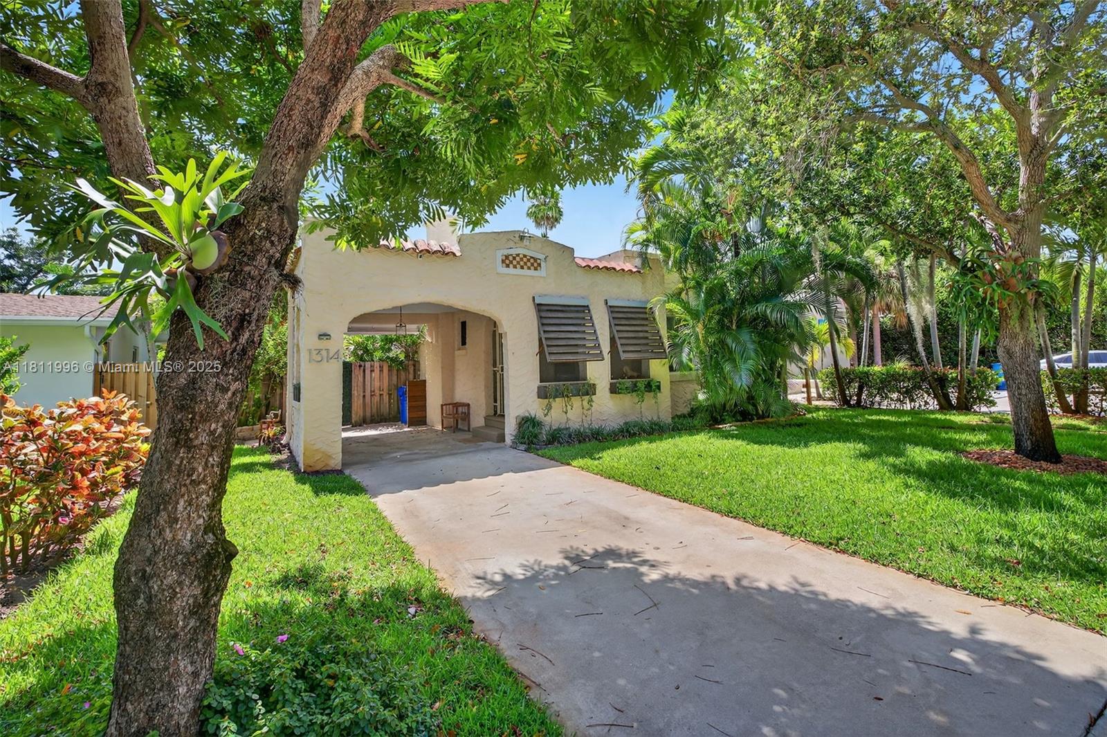 Property for Sale at 1314 Se 1st Ave, Fort Lauderdale, Broward County, Florida - Bedrooms: 3 
Bathrooms: 2  - $995,000