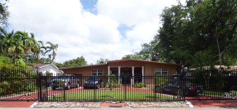 Single Family Residence in Miami FL 615 164th St St.jpg