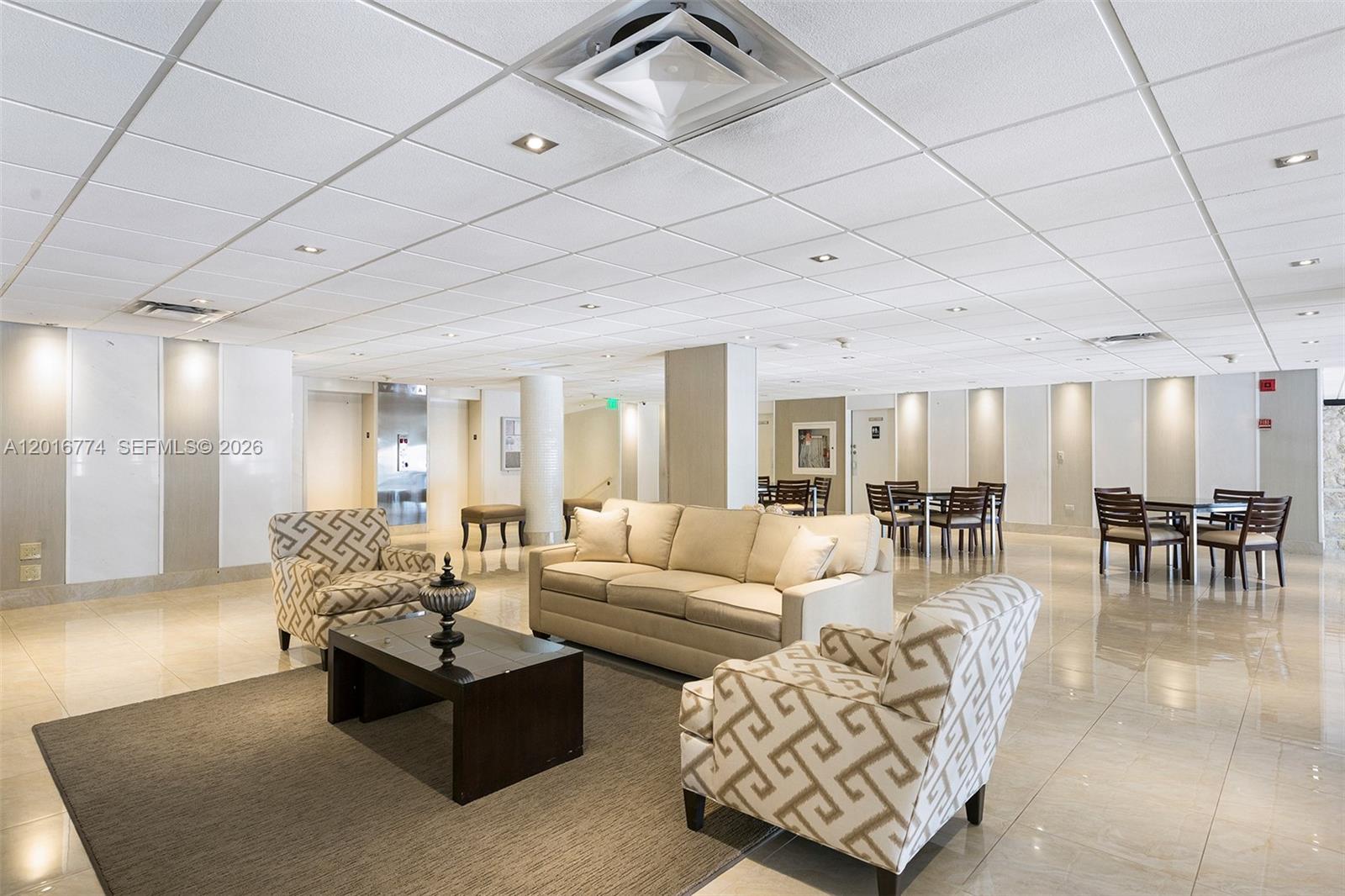 HOLLYWOOD TOWERS CONDO - Residential Lease