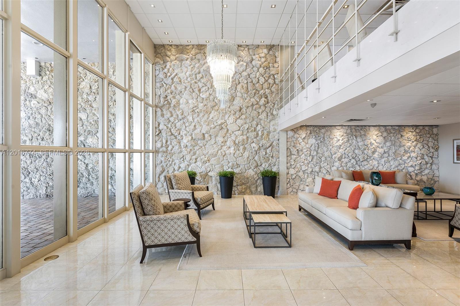 HOLLYWOOD TOWERS CONDO - Residential Lease