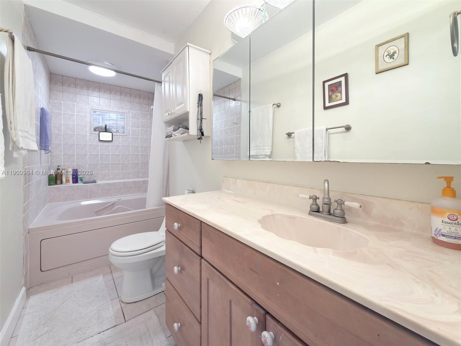 KENDALL ESTATES - Residential Lease