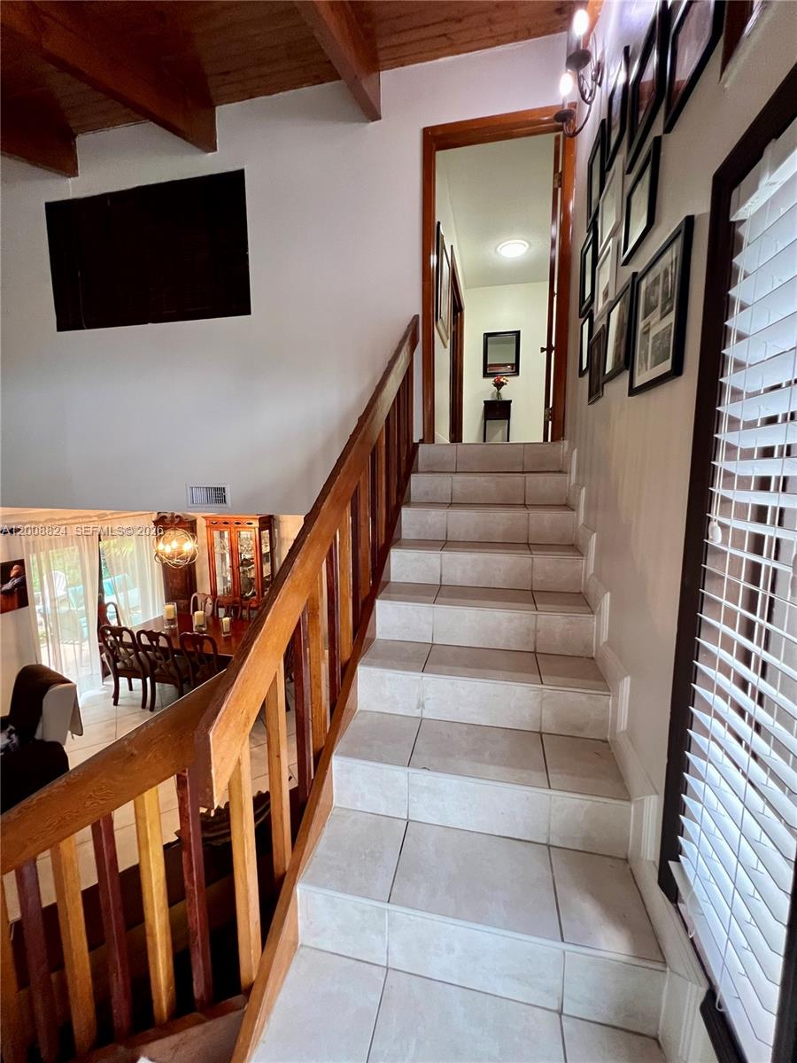 LOS PASEOS - Residential