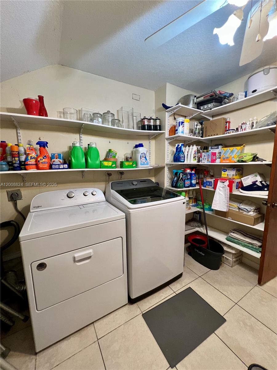 LOS PASEOS - Residential