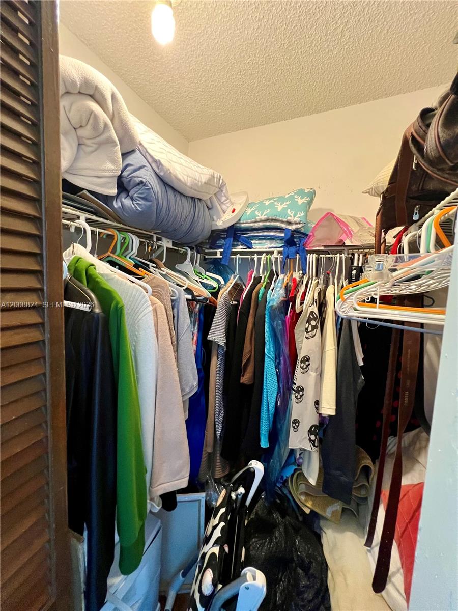 LOS PASEOS - Residential