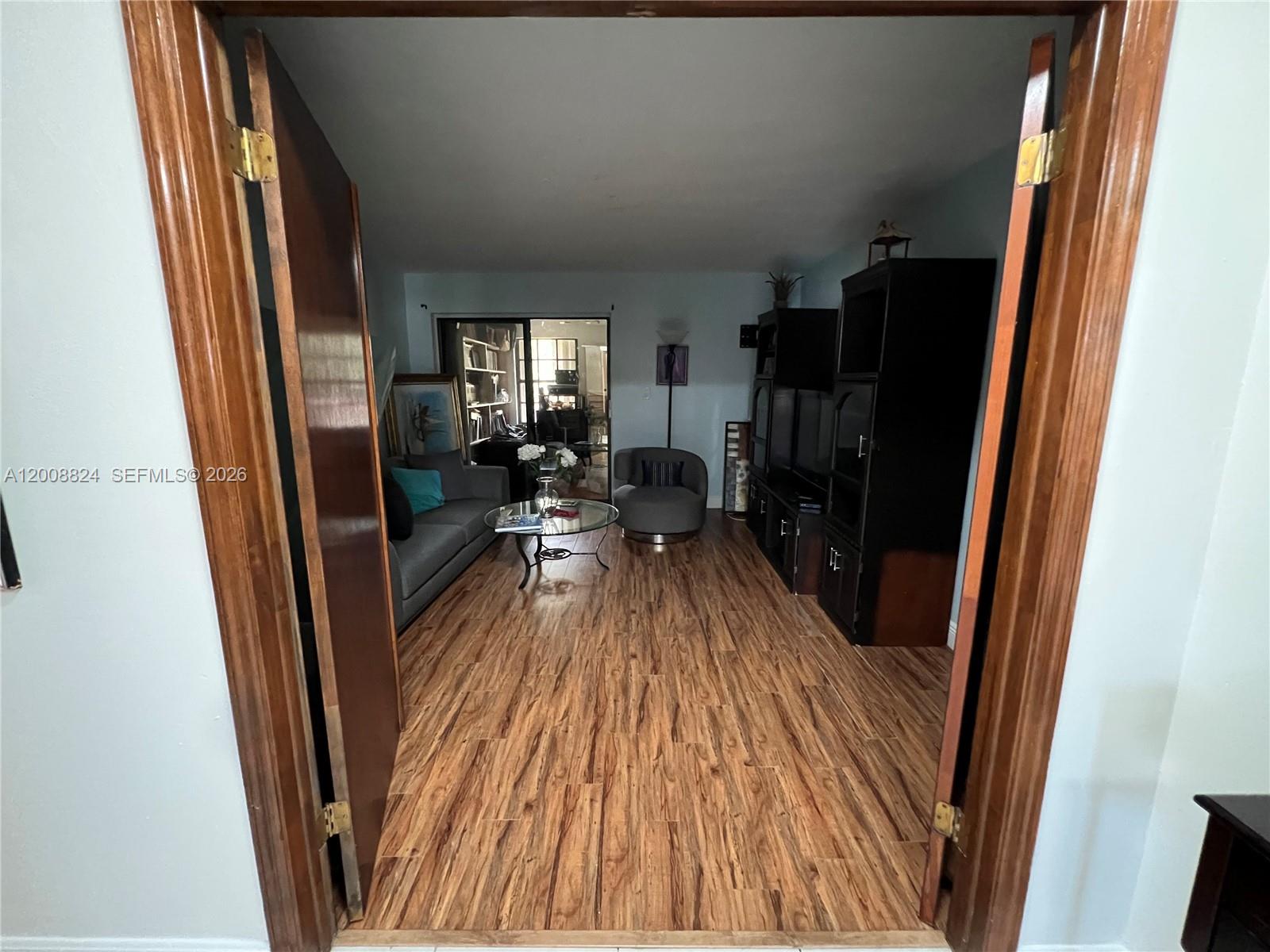 LOS PASEOS - Residential