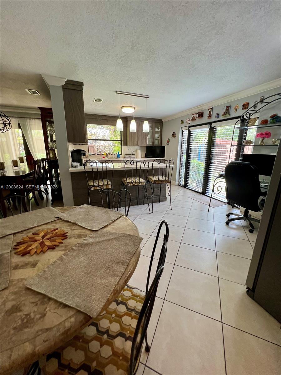 LOS PASEOS - Residential