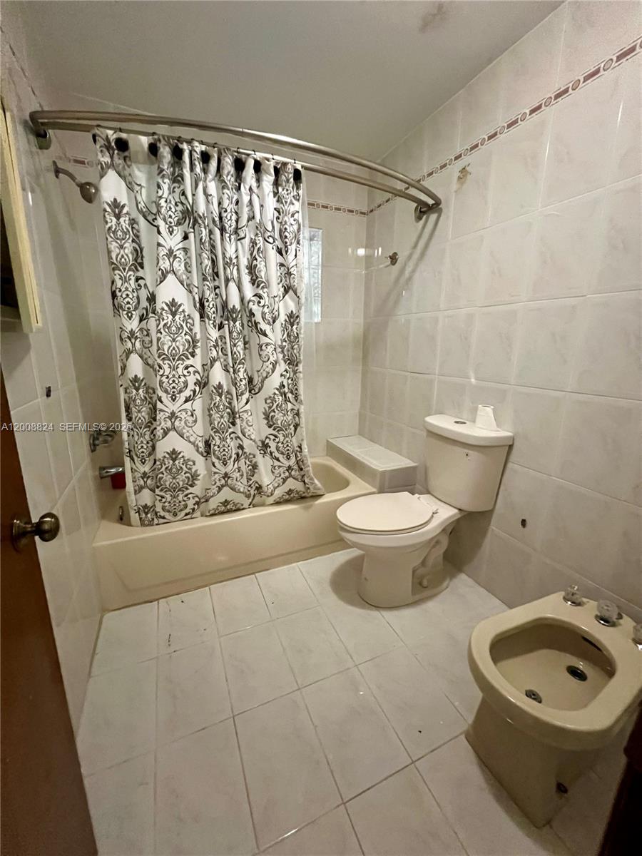 LOS PASEOS - Residential