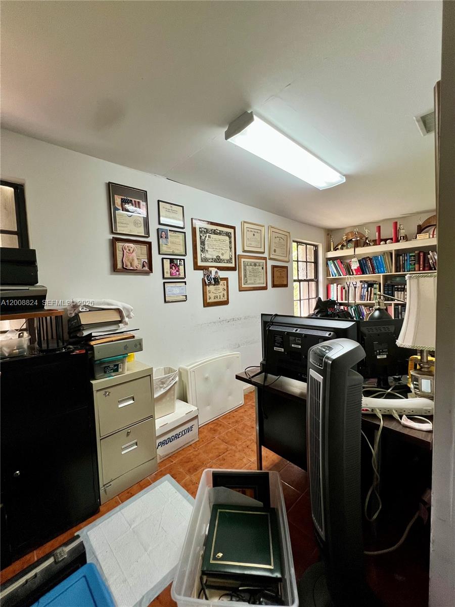 LOS PASEOS - Residential