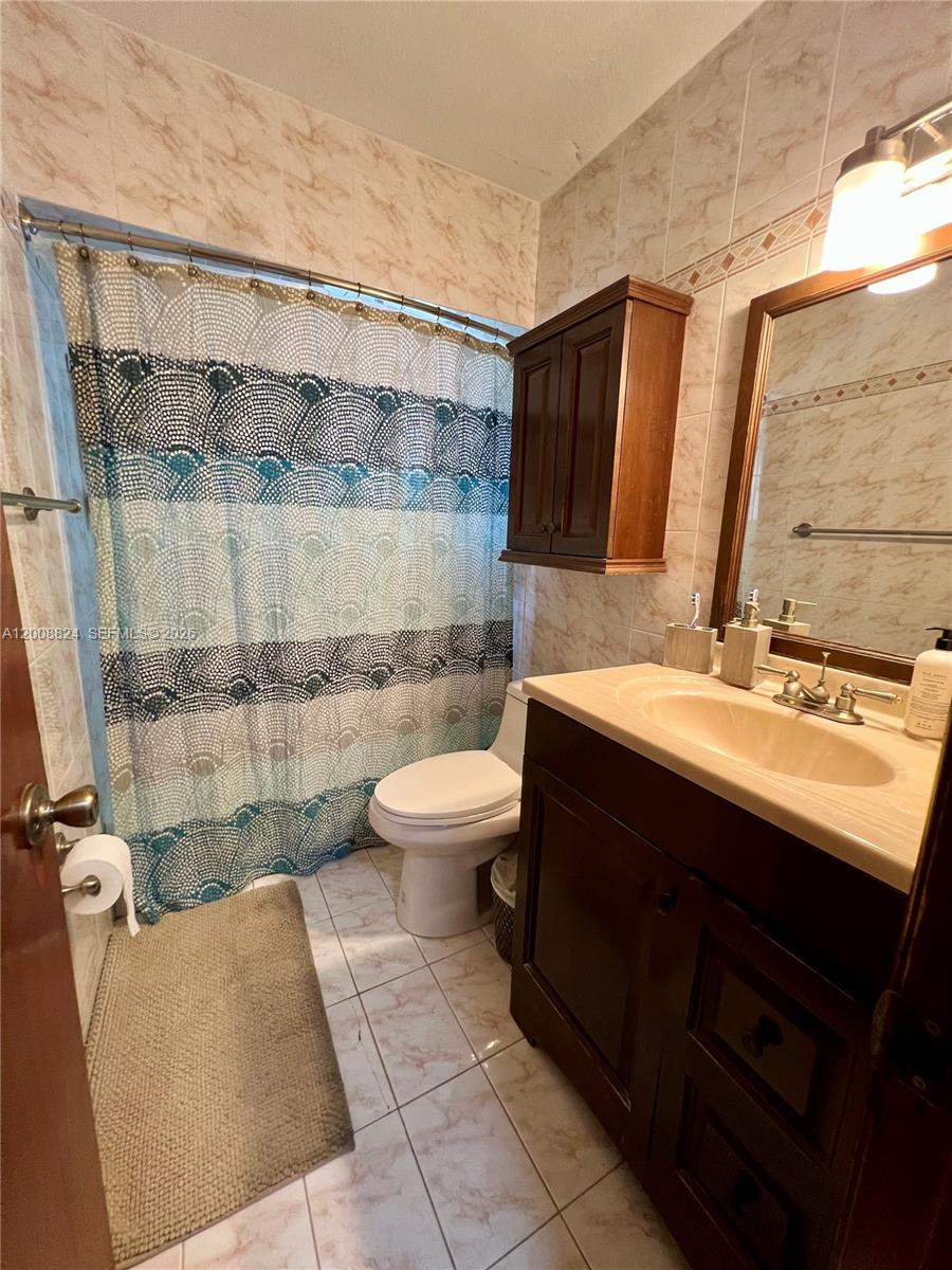 LOS PASEOS - Residential