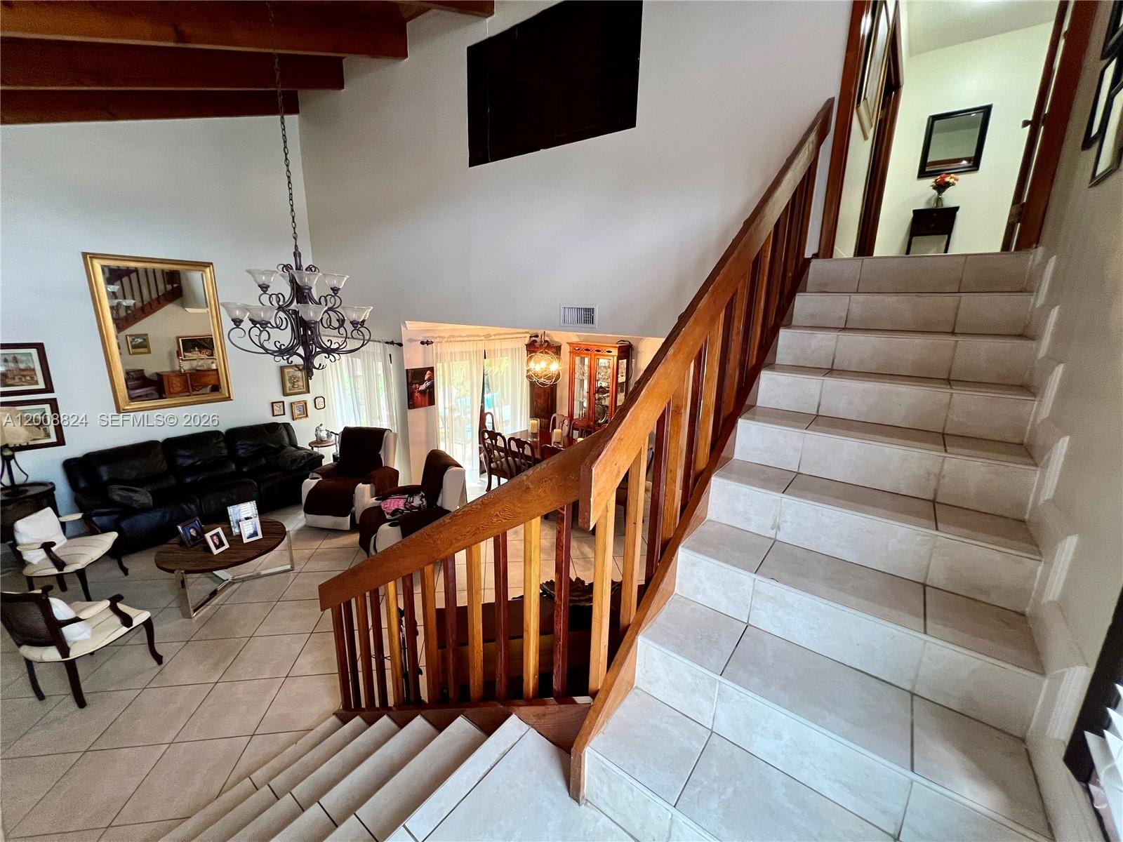 LOS PASEOS - Residential