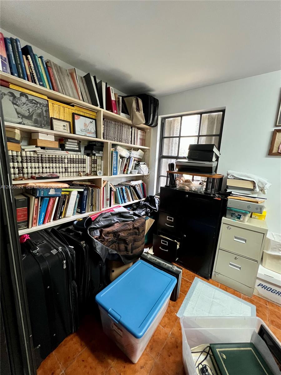 LOS PASEOS - Residential