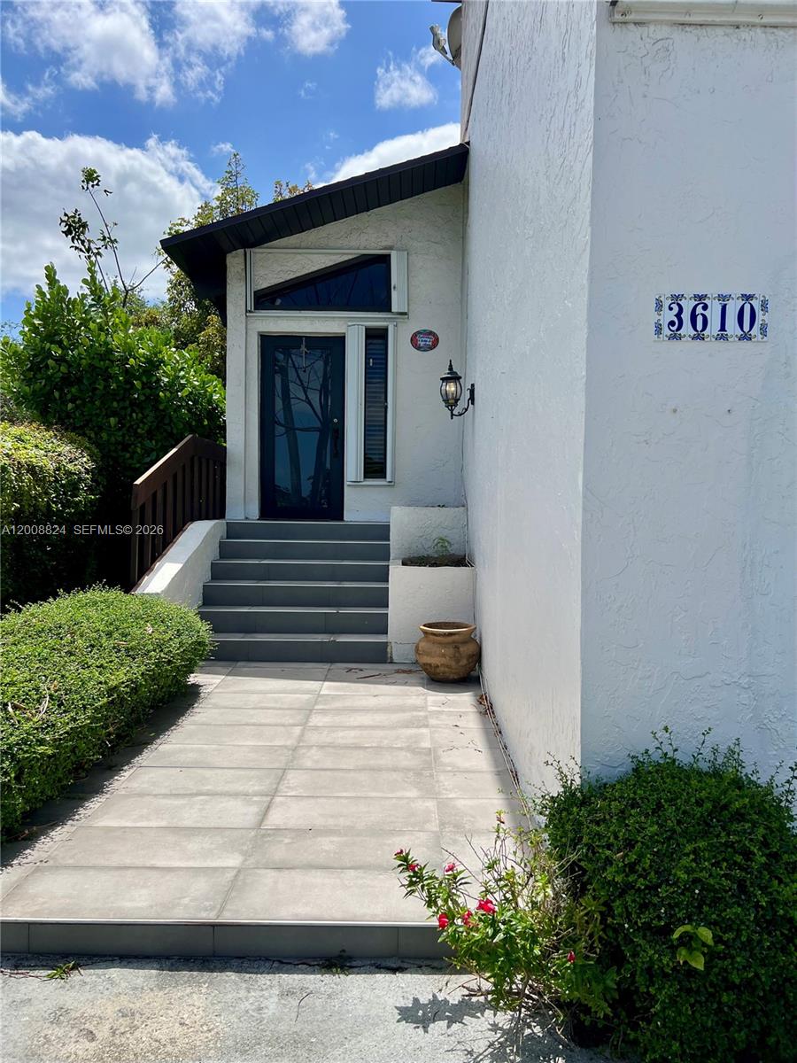 LOS PASEOS - Residential