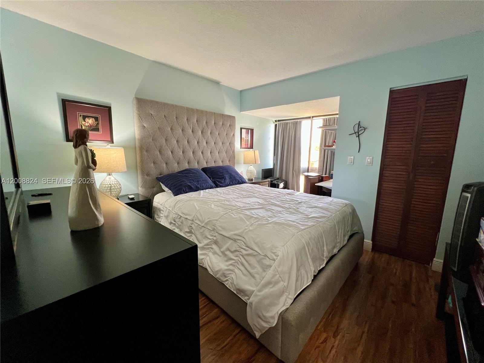 LOS PASEOS - Residential