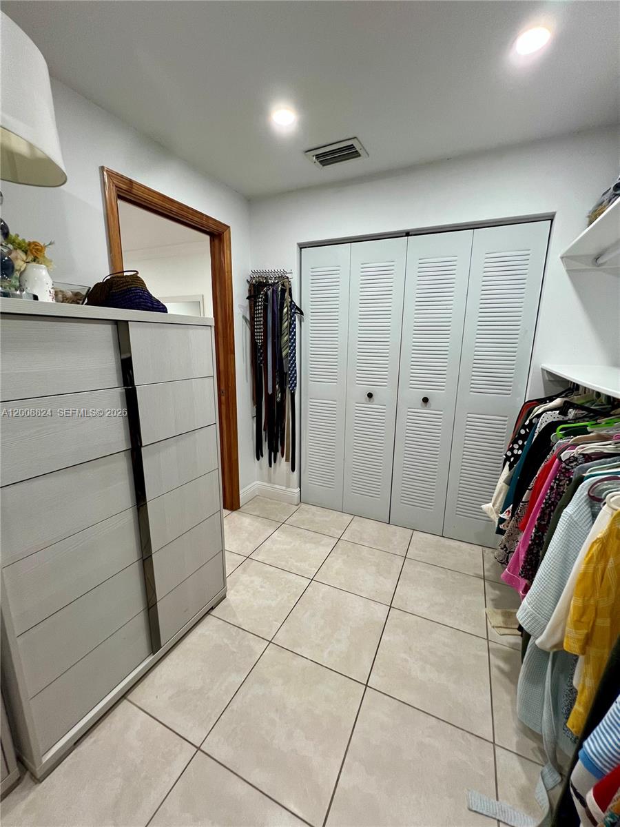 LOS PASEOS - Residential