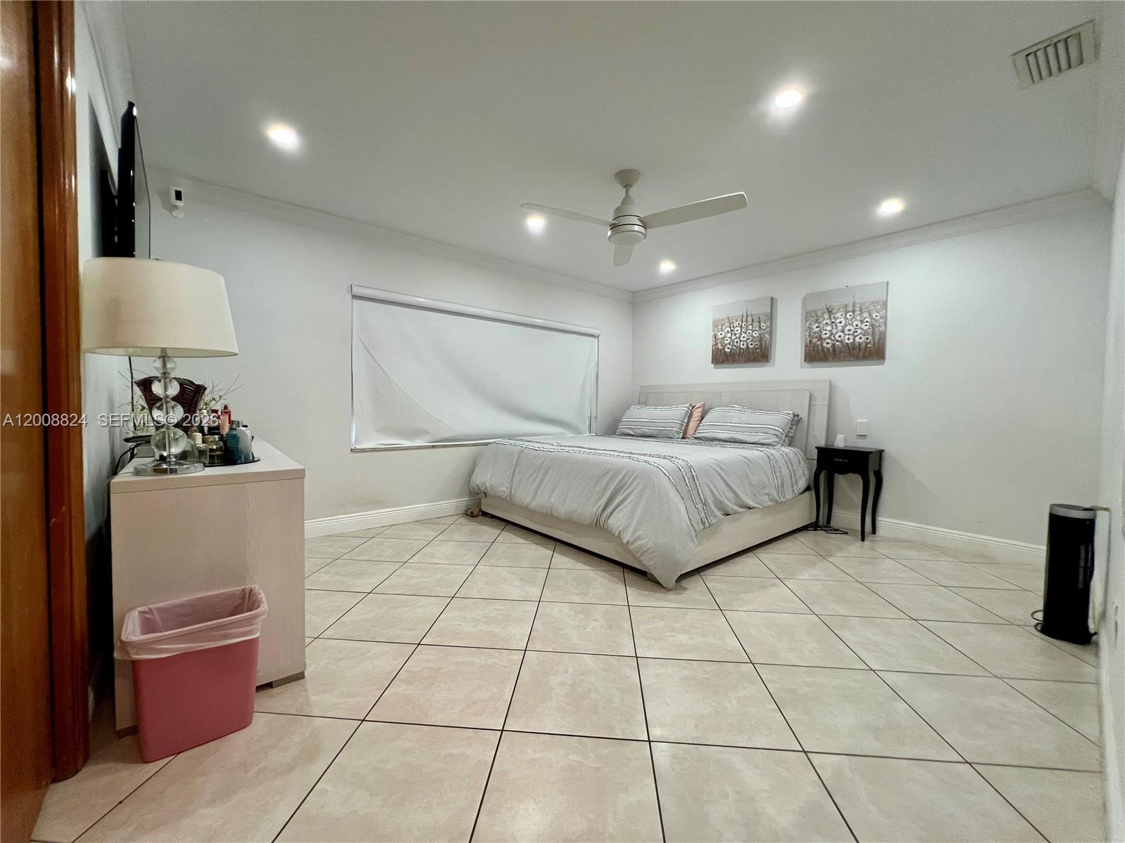 LOS PASEOS - Residential