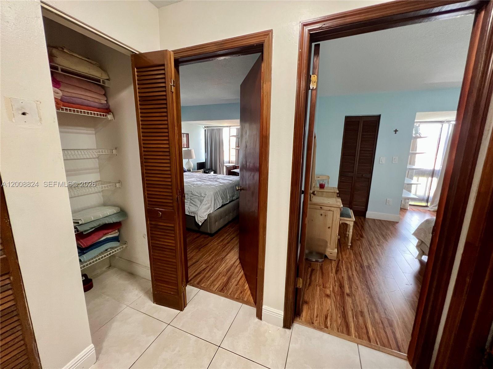 LOS PASEOS - Residential