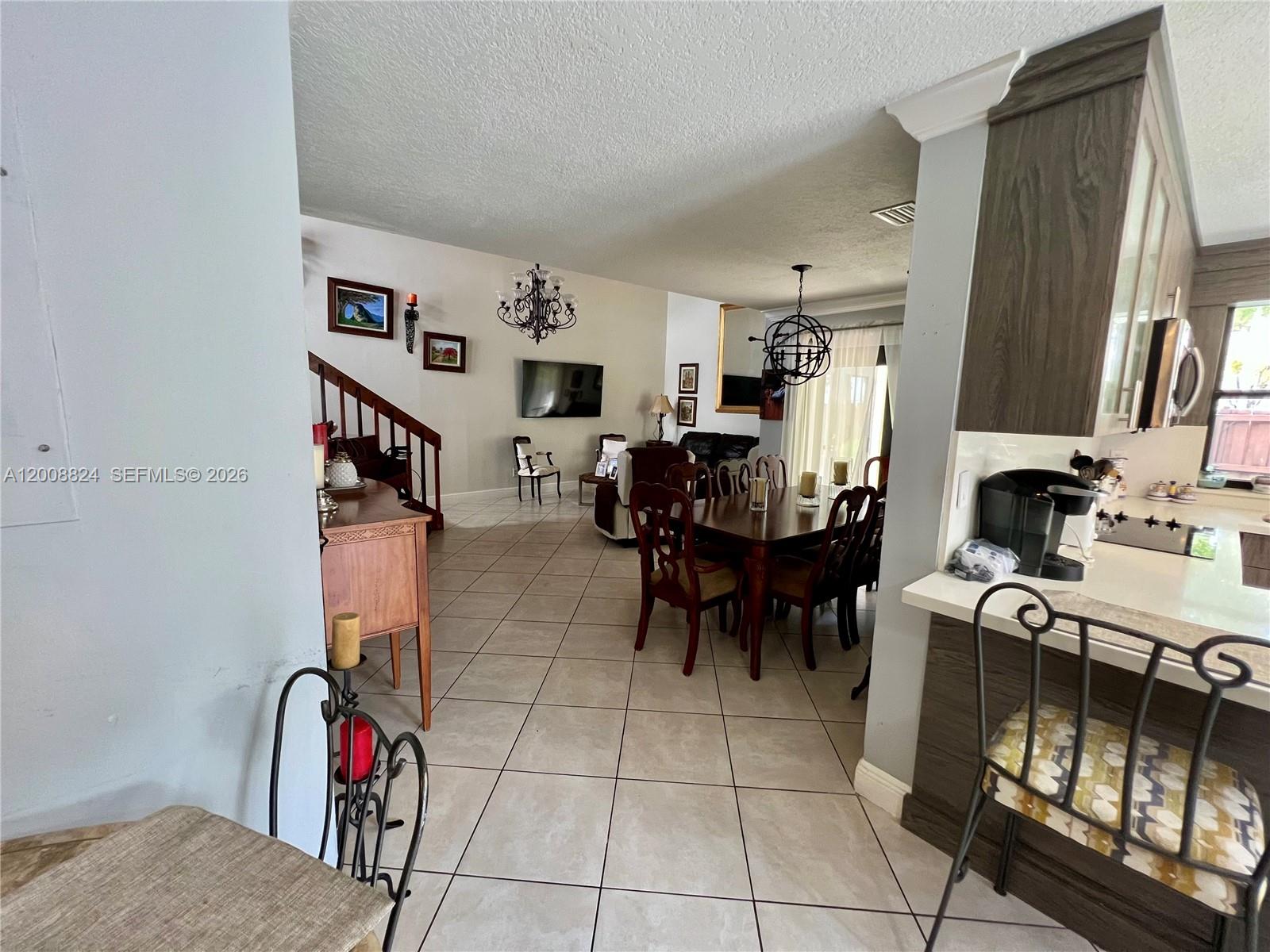 LOS PASEOS - Residential