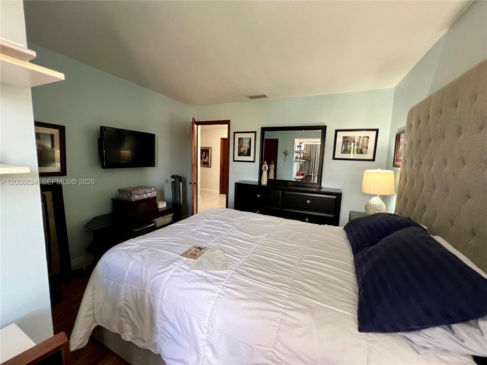 LOS PASEOS - Residential