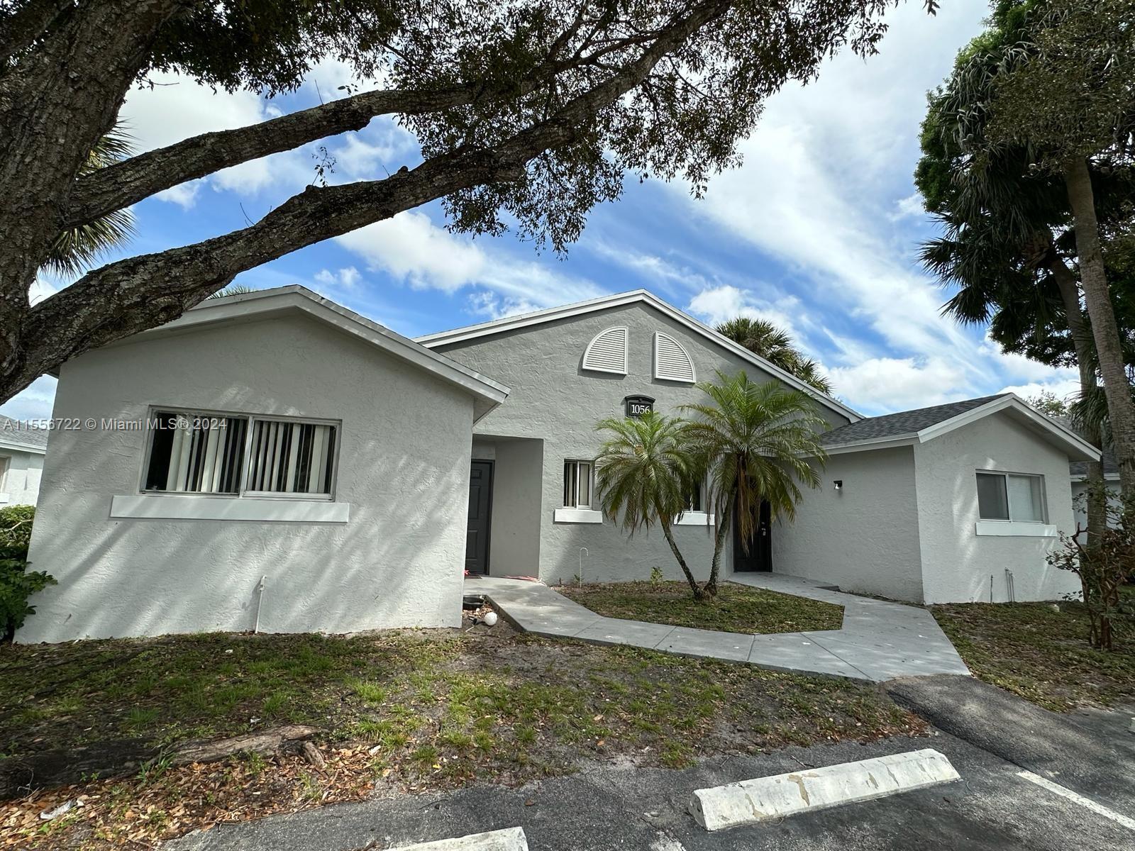 Property for Sale at 1056 Lake Victoria Dr B, West Palm Beach, Palm Beach County, Florida - Bedrooms: 3 
Bathrooms: 2  - $287,500