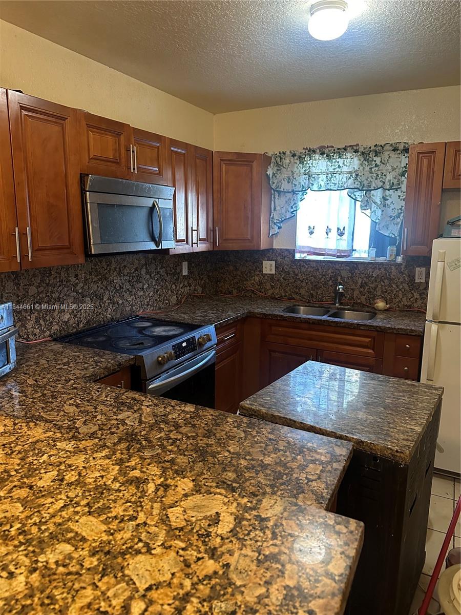 1845 NW 44th St