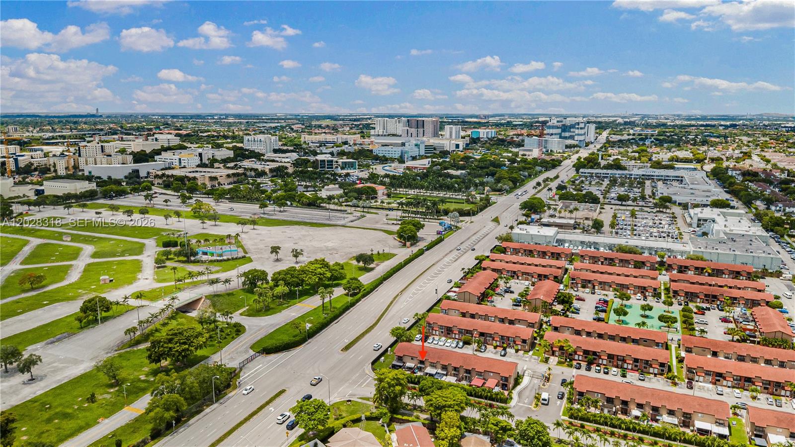 VILLAS UNIVERSITY SQUARE - Residential