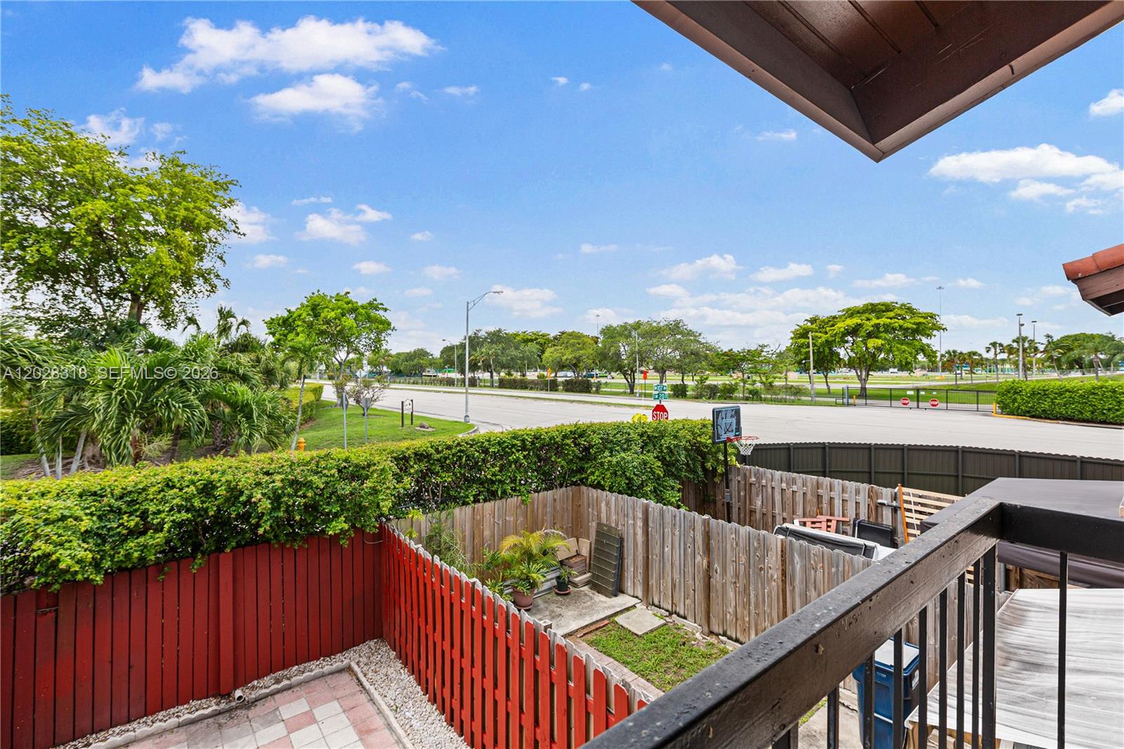 VILLAS UNIVERSITY SQUARE - Residential