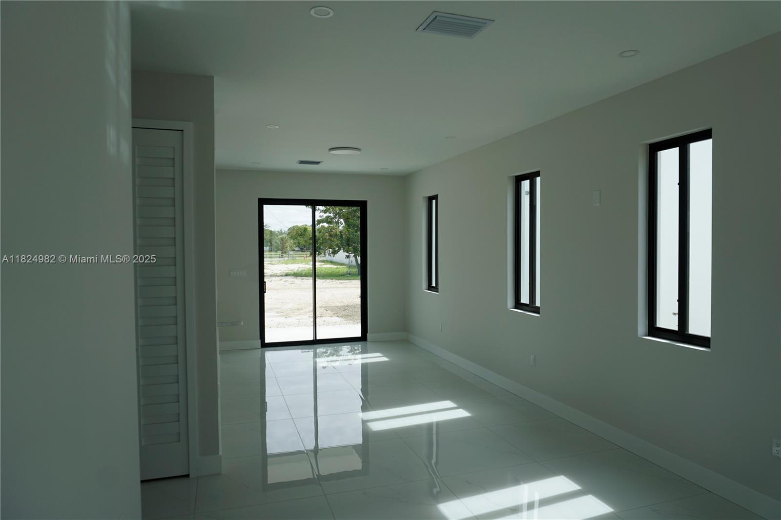 12395 SW 220 ST