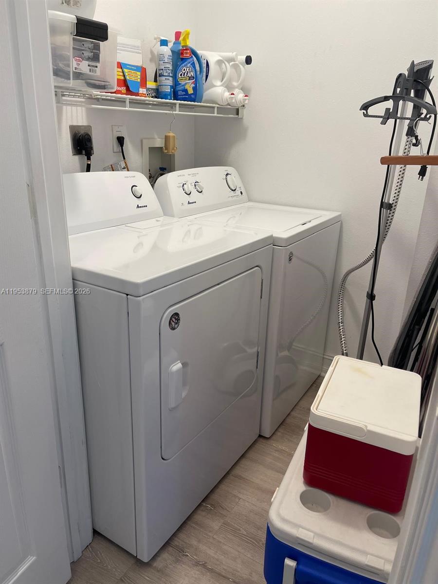 ALAQUA CONDO - Residential