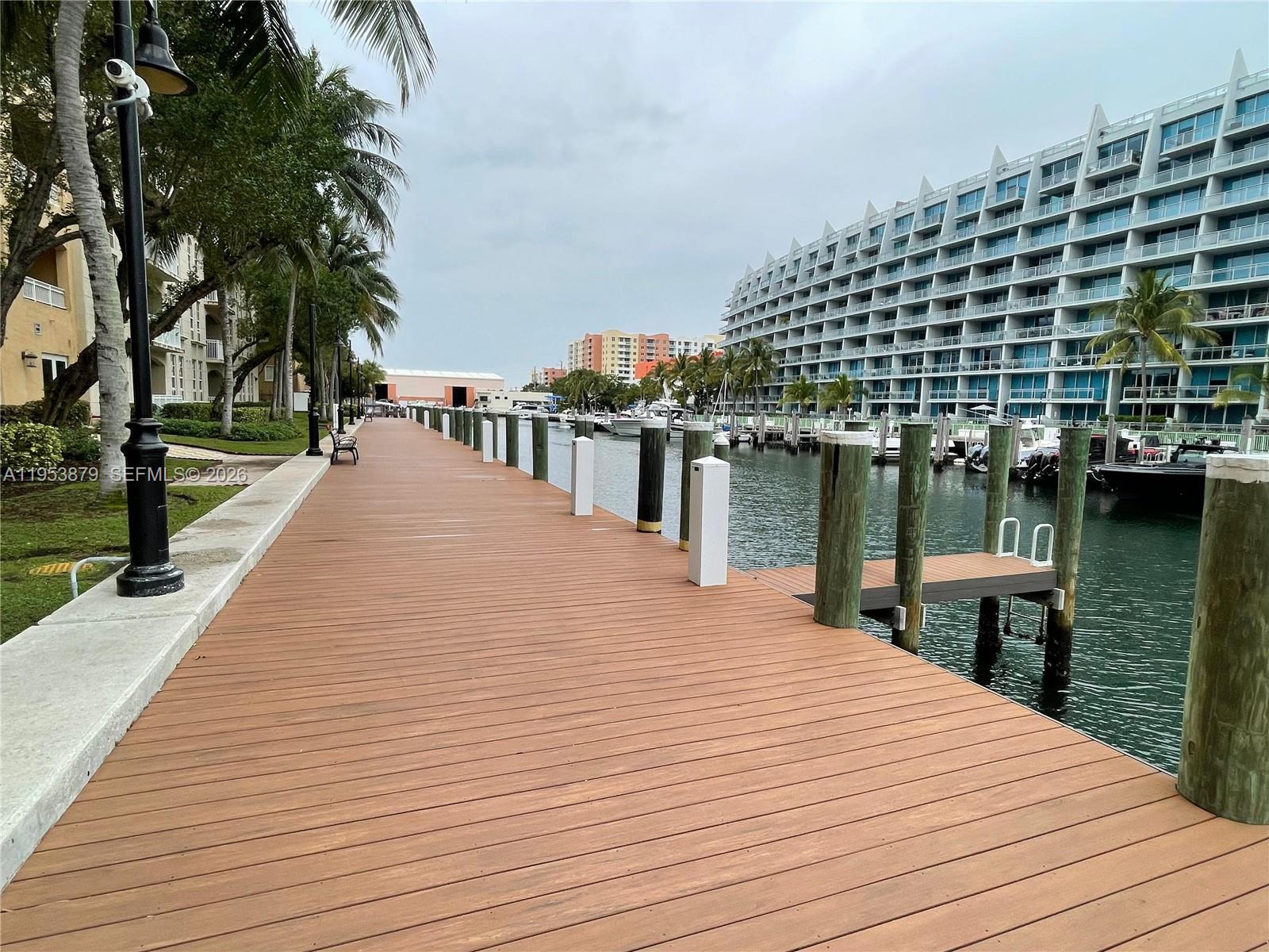 ALAQUA CONDO - Residential