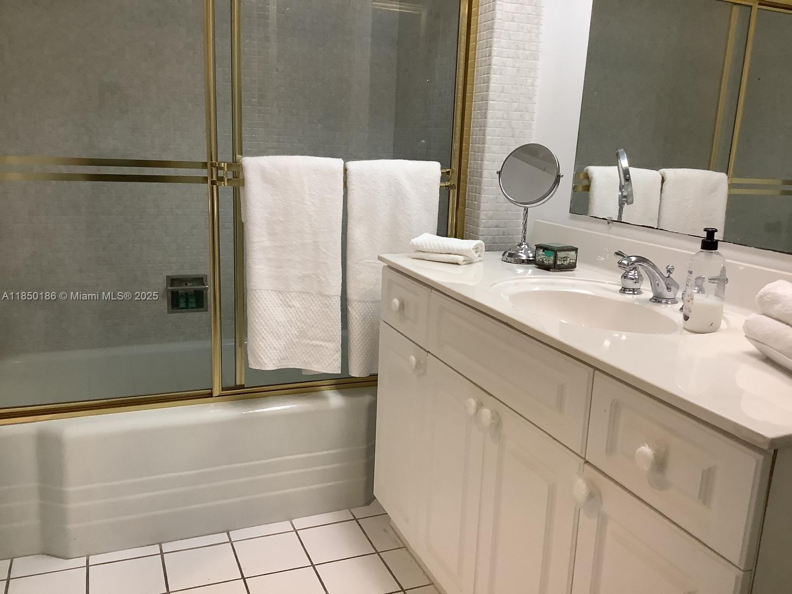 CANONGATE CONDO NO ONE - Residential