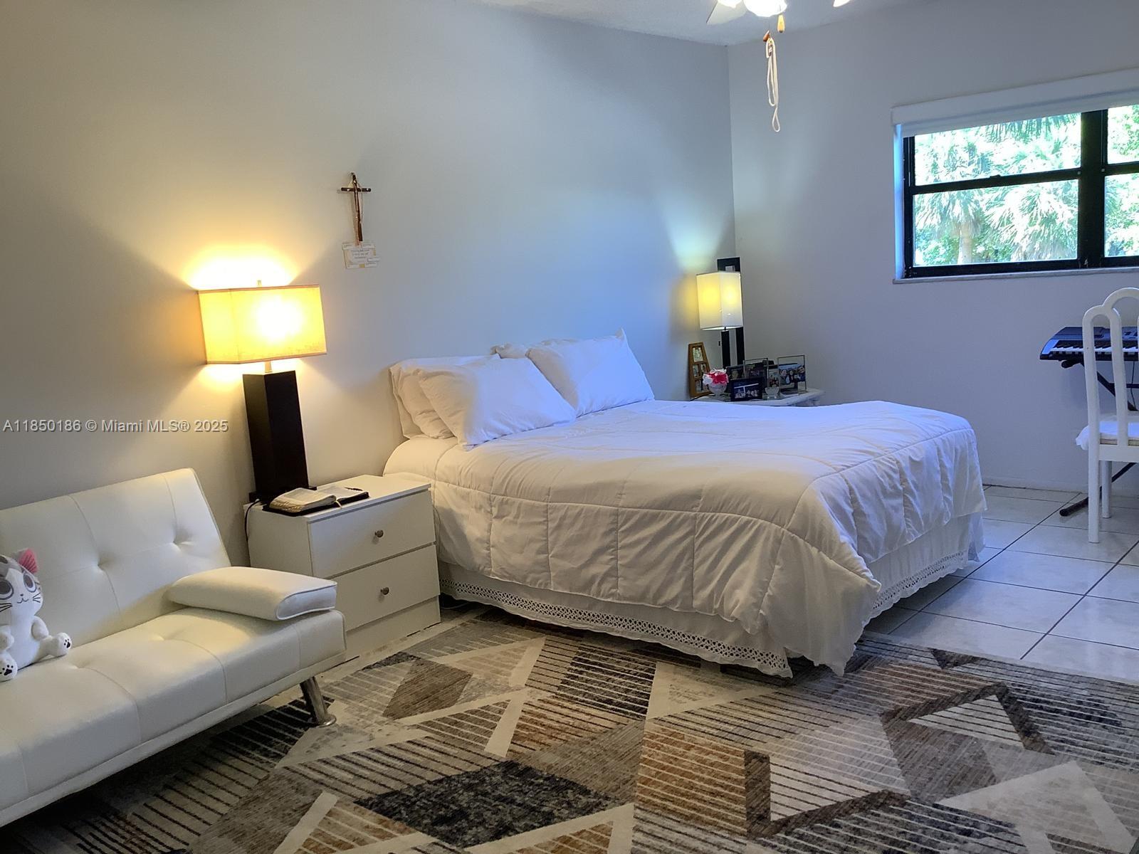 CANONGATE CONDO NO ONE - Residential