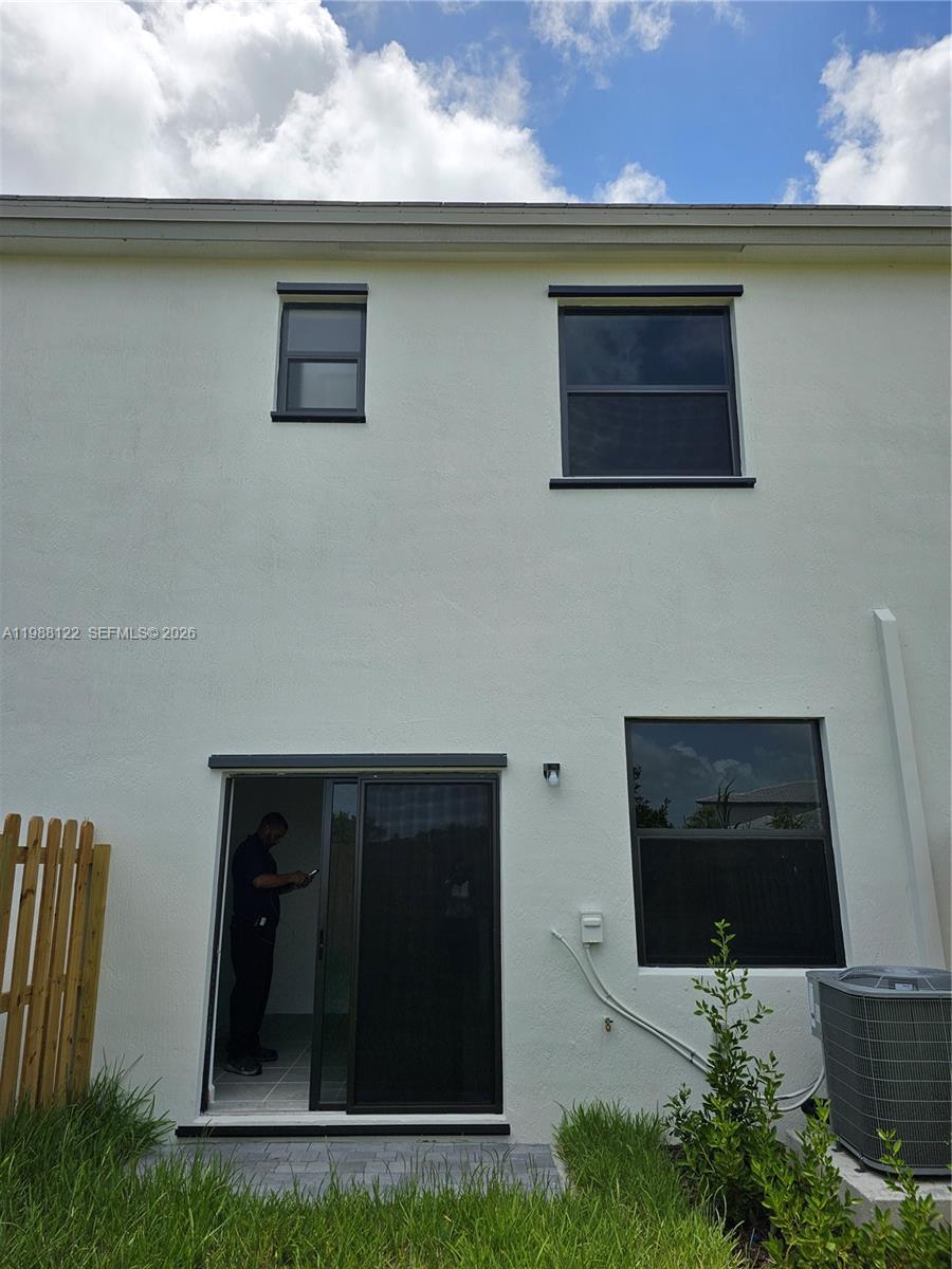 PINE ISLE - Residential Lease
