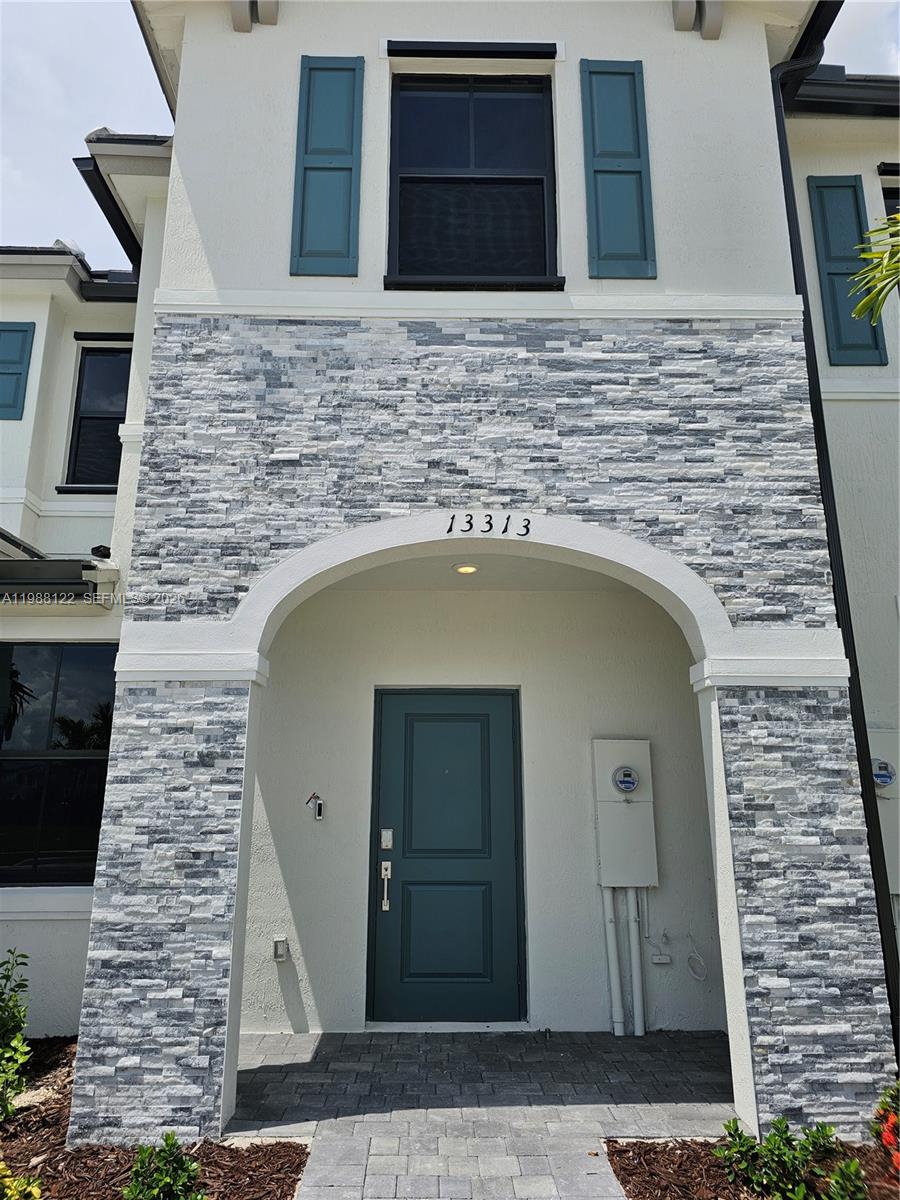 PINE ISLE - Residential Lease