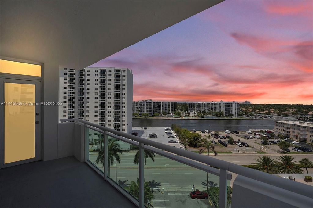 Photo of 3001 S Ocean Dr #943, Hollywood, FL 33019 (MLS # A11419668)