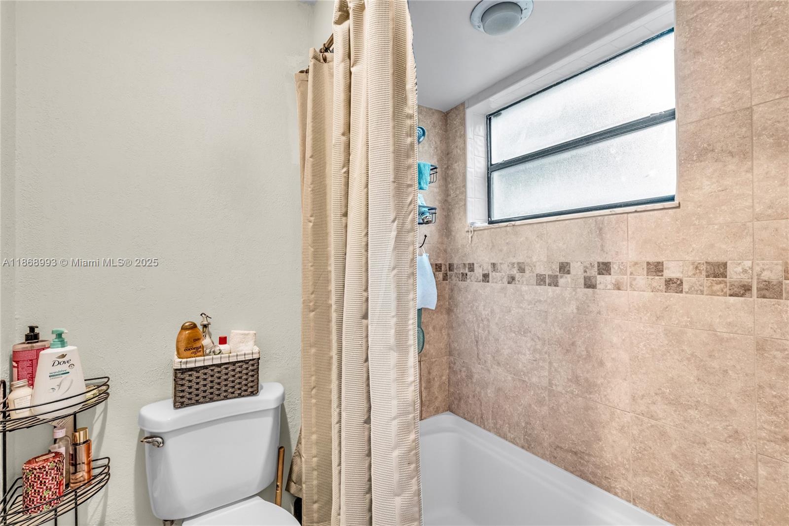 CIRCLE VILLAS (THE) CONDO - Residential