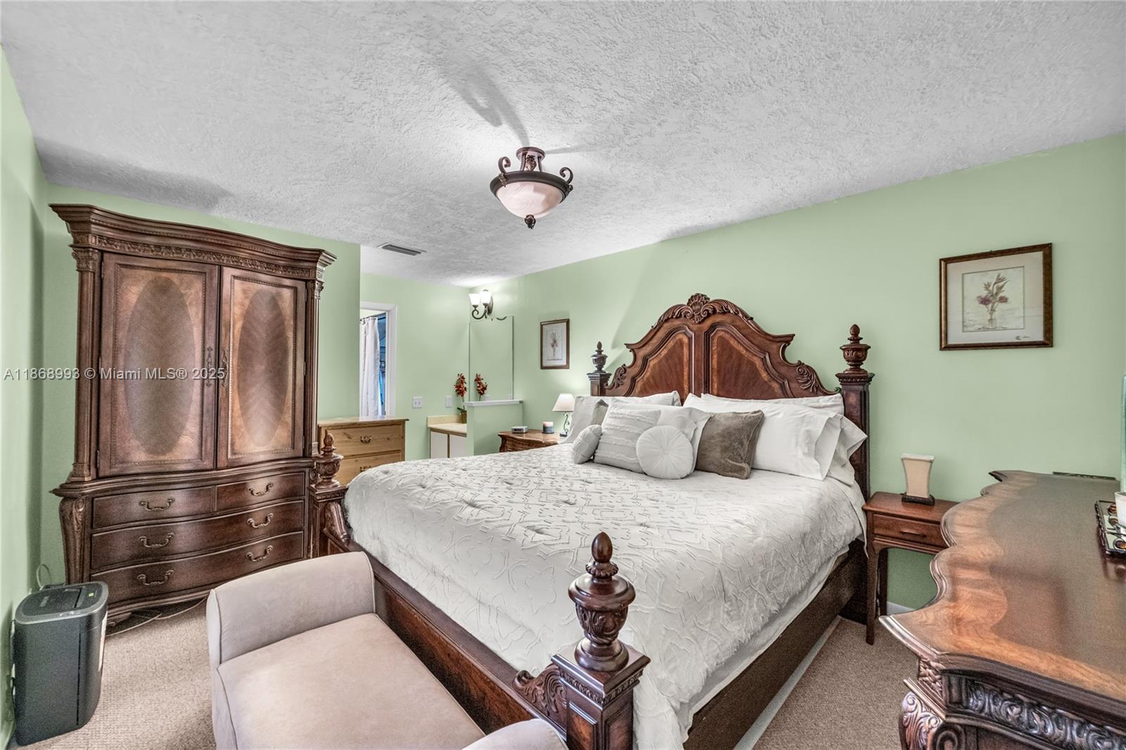 CIRCLE VILLAS (THE) CONDO - Residential