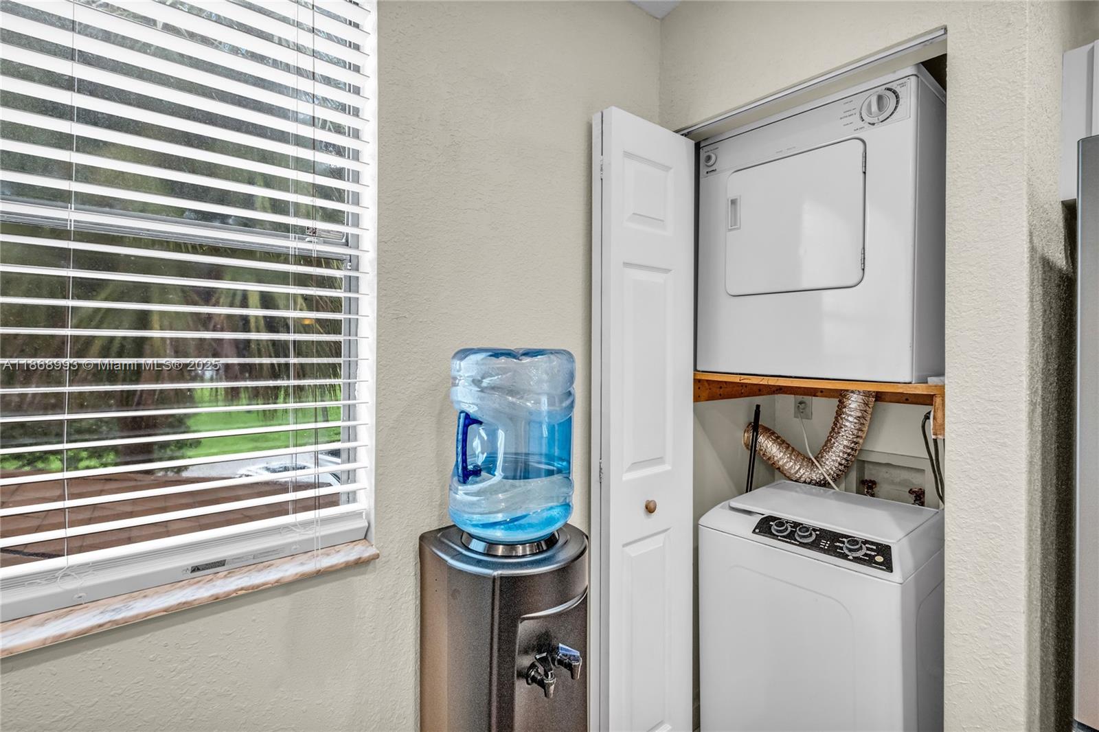 CIRCLE VILLAS (THE) CONDO - Residential